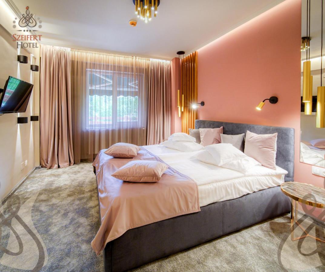 Hotel Szeifert Sovata Buitenkant foto
