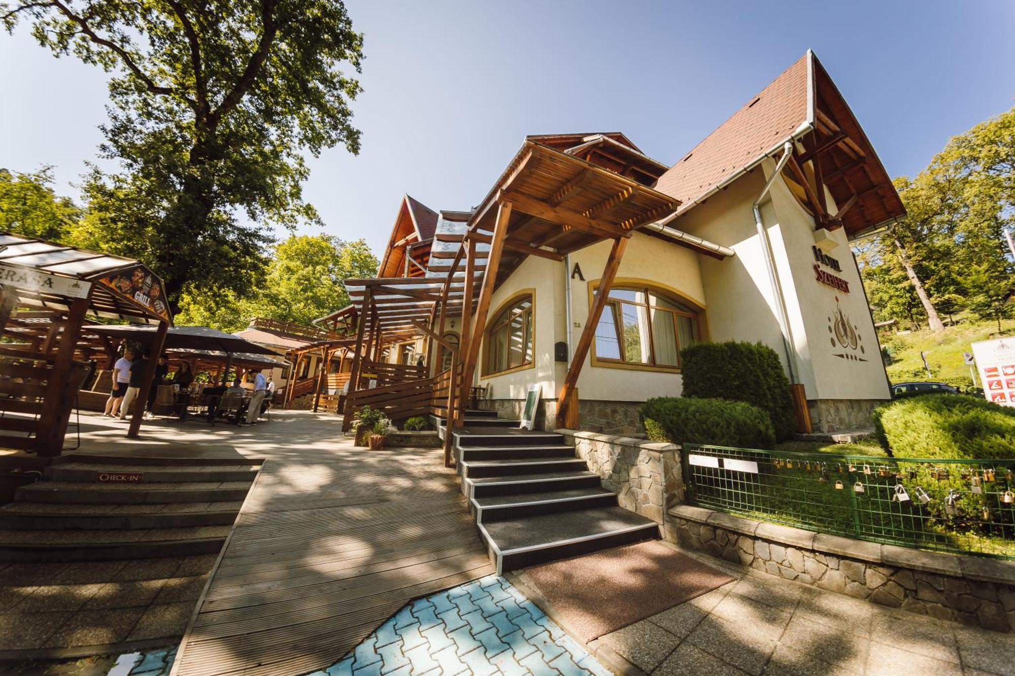 Hotel Szeifert Sovata Buitenkant foto